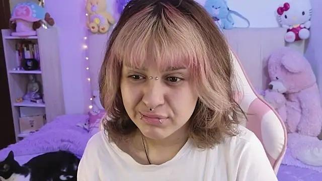 Snapshot of NekoWaifu chatting on May 2026 02:24:02 PM NekoWaifu online show from May 2026 02:24:02 PM