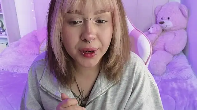 Snapshot of NekoWaifu chatting on May 2026 04:04:02 PM NekoWaifu online show from May 2026 04:04:02 PM