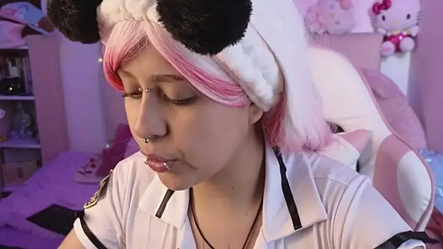 Snapshot of NekoWaifu chatting on May 2026 03:07:01 PM NekoWaifu online show from May 2026 03:07:01 PM