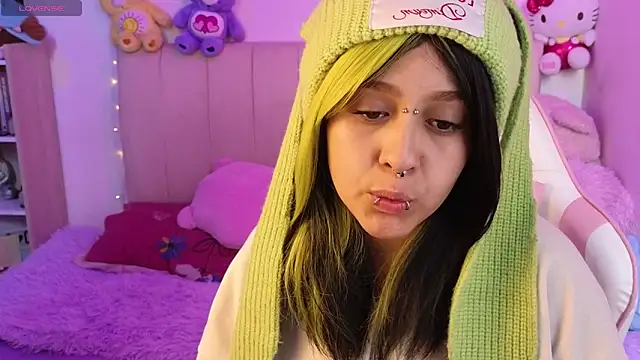 Snapshot of NekoWaifu chatting on May 2026 03:19:01 PM NekoWaifu online show from May 2026 03:19:01 PM