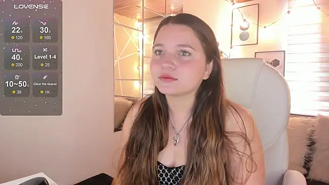 sophiee09  online show from December 2025 01:48:01 PM