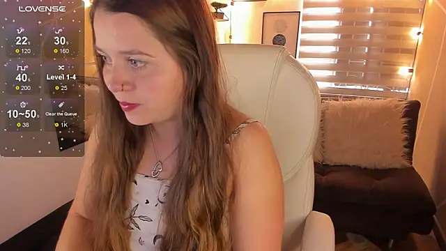 Snapshot of sophiee09_ chatting on April 2026 01:45:02 PM sophiee09 online show from April 2026 01:45:02 PM