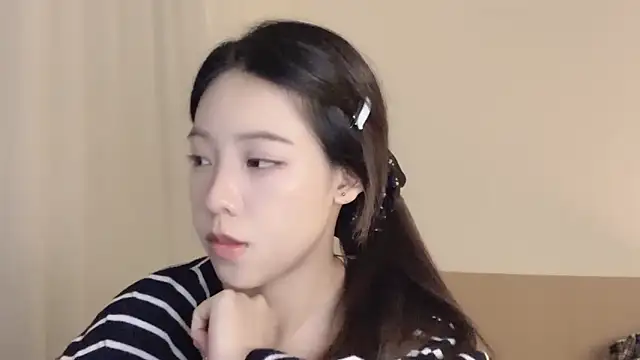 Meng 777 online show from October 2025 12:23:02 PM