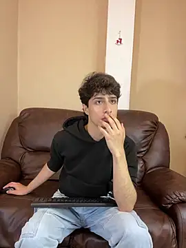 Xam Collen online show from December 2025 05:06:02 PM