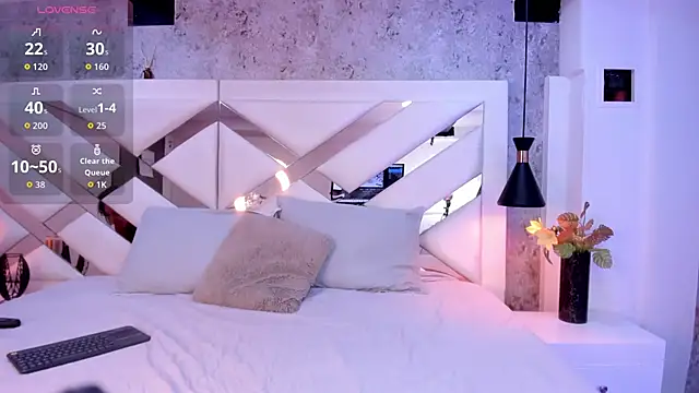 Megan-8 online show from September 2025 04:25:01 AM