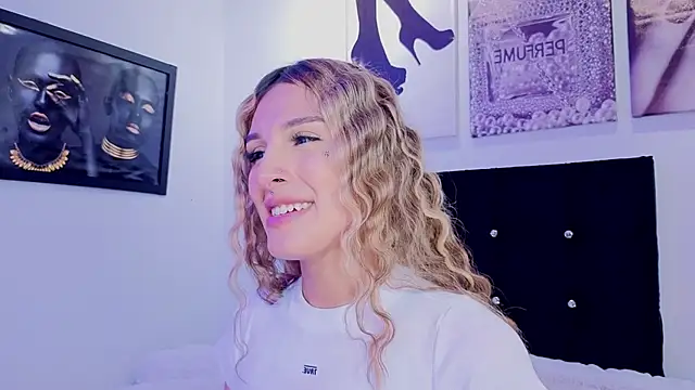 Snapshot of Angel-dragun chatting on March 2026 04:01:01 AM Angel-dragun online show from March 2026 04:01:01 AM