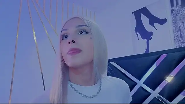 Snapshot of Angel-dragun chatting on April 2026 03:34:01 AM Angel-dragun online show from April 2026 03:34:01 AM