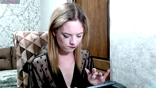 Kate  Loves online show from July 2026 07:28:02 PM