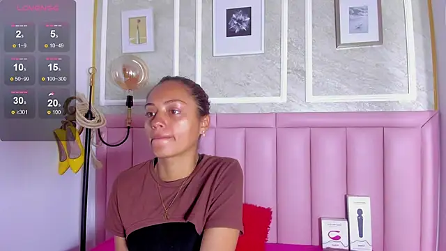 HoollyHendrix online show from February 2026 08:46:02 PM