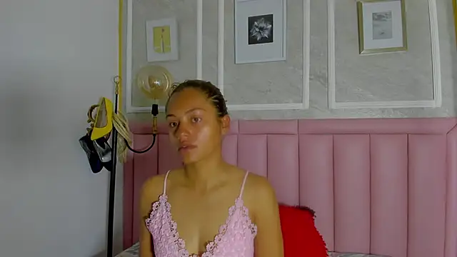 HoollyHendrix online show from February 2026 08:54:01 PM