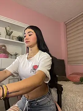 Snapshot of camila1_torres_ chatting on November 2025 11:26:01 PM camila1 torres online show from November 2025 11:26:01 PM