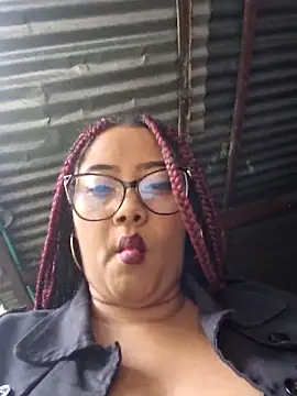 Snapshot of Ebony-Goddess19 chatting on October 2025 05:14:02 PM Ebony-Goddess19 online show from October 2025 05:14:02 PM