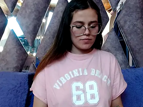 Snapshot of CRISTALHERRANZ chatting on October 2025 11:46:01 PM CRISTALHERRANZ online show from October 2025 11:46:01 PM