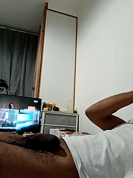 Mikaaa97 online show from November 2025 05:18:01 PM