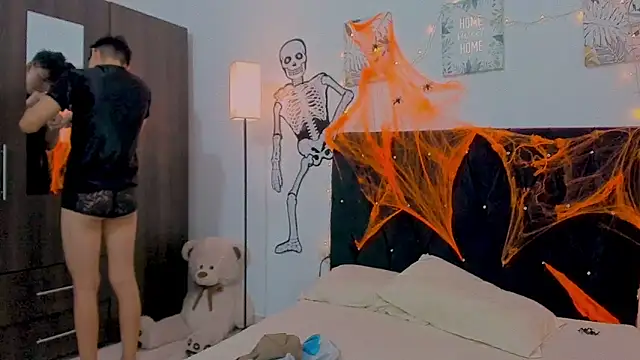 Zacktorres  online show from October 2025 10:43:02 PM