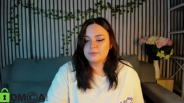 Snapshot of Mia_R0ss chatting on October 2025 01:09:02 AM Mia R0ss online show from October 2025 01:09:02 AM