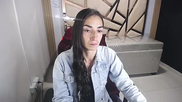 Maily a  online show from November 2025 03:28:01 AM