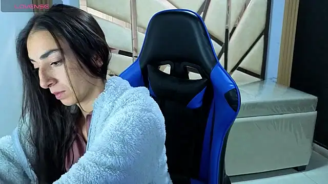 Maily a  online show from February 2026 02:40:02 AM