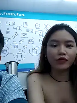 Snapshot of MaiHoang2k chatting on September 2025 04:43:02 PM MaiHoang2k online show from September 2025 04:43:02 PM