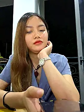 Snapshot of MaiHoang2k chatting on December 2025 11:04:01 AM MaiHoang2k online show from December 2025 11:04:01 AM