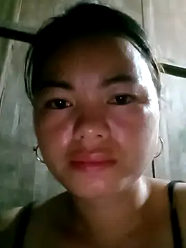 emly-xinh18 online show from September 2025 12:51:01 PM