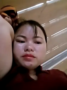 emly-xinh18 online show from October 2025 06:11:01 AM