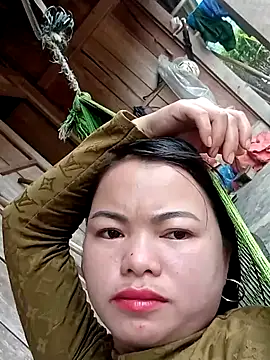 emly-xinh18 online show from December 2025 07:25:02 AM