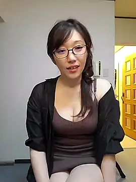 Snapshot of M_Kaede chatting on October 2025 12:11:01 AM M Kaede online show from October 2025 12:11:01 AM