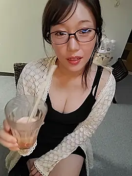 Snapshot of M_Kaede chatting on October 2025 07:36:02 PM M Kaede online show from October 2025 07:36:02 PM