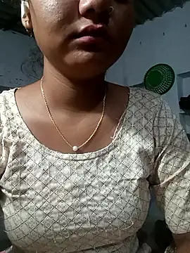 Hot Shredha online show from October 2025 01:42:02 PM