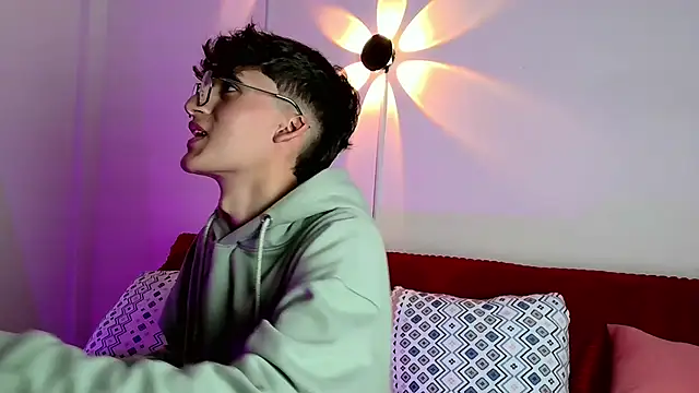 bellmontneon online show from October 2025 11:07:02 AM