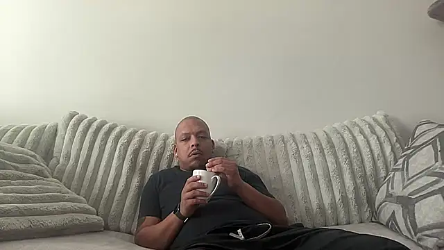 Snapshot of caramelizedzeus chatting on November 2025 03:45:01 PM caramelizedzeus online show from November 2025 03:45:01 PM