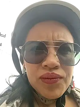 Snapshot of MILA__06 chatting on October 2025 04:04:01 PM MILA 06 online show from October 2025 04:04:01 PM