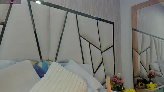 Snapshot of mia_vy chatting on September 2025 07:59:02 PM mia vy online show from September 2025 07:59:02 PM