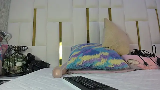 mia vy online show from March 2026 02:59:02 AM