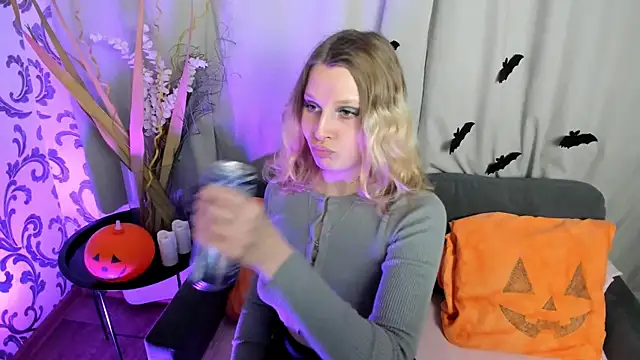 Snapshot of _Velvet_peach_ chatting on November 2025 11:01:02 AM Velvet peach online show from November 2025 11:01:02 AM