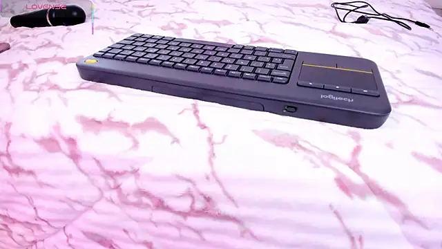 Snapshot of Doll_lauren chatting on November 2025 11:32:02 AM Doll lauren online show from November 2025 11:32:02 AM