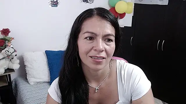 camilavargas  online show from September 2025 08:36:02 PM