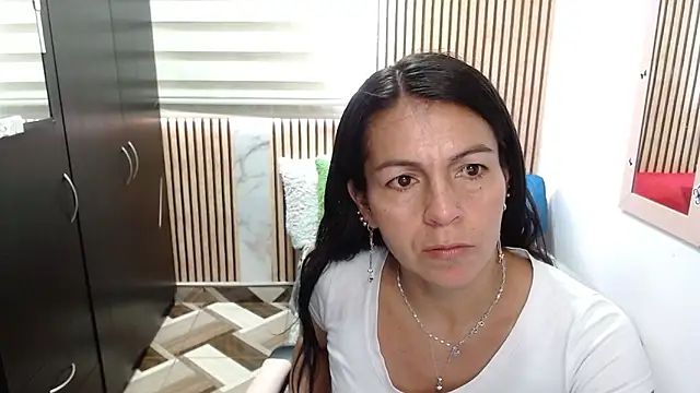 camilavargas  online show from May 2026 08:13:02 PM