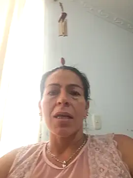 camilavargas  online show from May 2026 09:01:02 PM