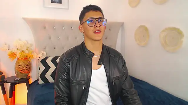 SalvadorFit online show from September 2025 09:17:02 PM