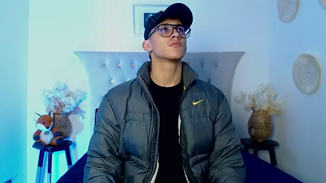 SalvadorFit online show from November 2025 07:47:01 PM