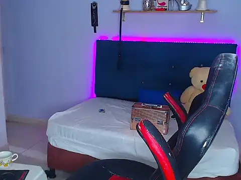 Snapshot of Lunadool chatting on October 2025 03:09:02 PM Lunadool online show from October 2025 03:09:02 PM