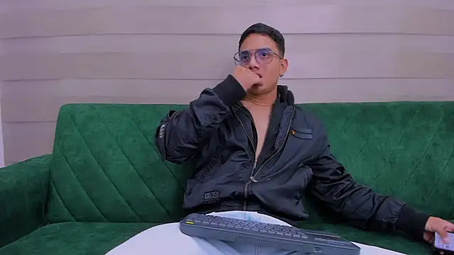 axel vega online show from September 2025 01:12:02 PM