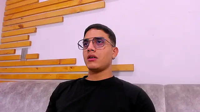 axel vega online show from October 2025 07:11:01 PM