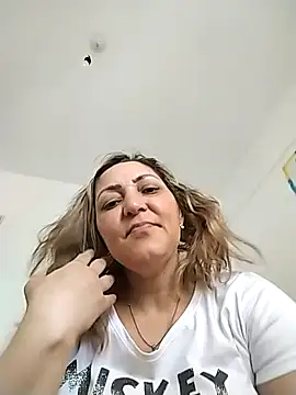 Snapshot of Lunita86 chatting on December 2025 02:25:02 PM Lunita86 online show from December 2025 02:25:02 PM