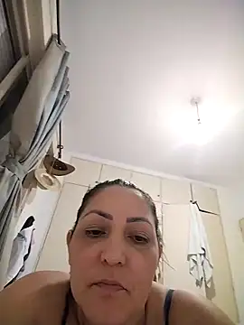 Snapshot of Lunita86 chatting on December 2025 03:46:01 AM Lunita86 online show from December 2025 03:46:01 AM