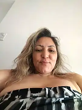 Snapshot of Lunita86 chatting on February 2026 01:15:01 PM Lunita86 online show from February 2026 01:15:01 PM