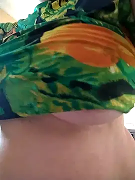 Snapshot of Lunita86 chatting on April 2026 03:10:02 PM Lunita86 online show from April 2026 03:10:02 PM