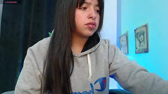 Snapshot of queen_salomme chatting on October 2025 11:43:01 AM queen salomme online show from October 2025 11:43:01 AM